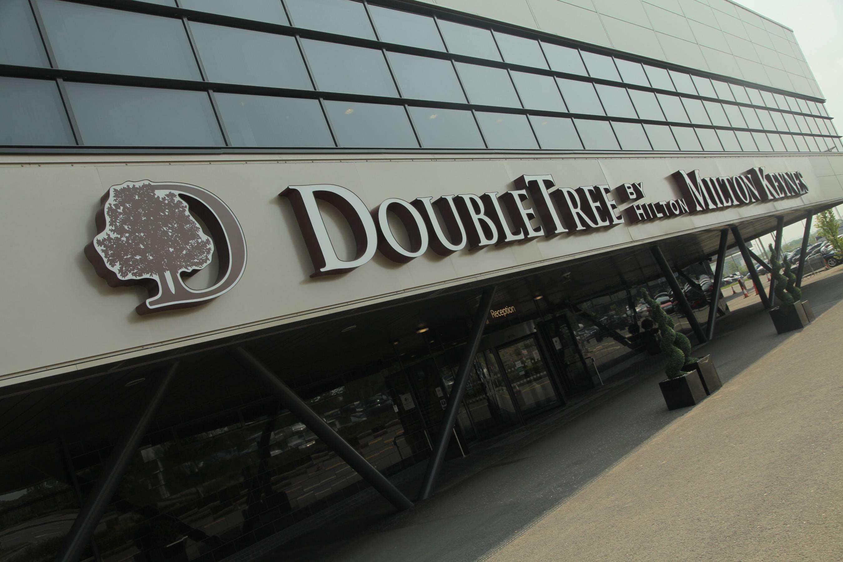 Doubletree By Hilton Milton Keynes Hotel Ngoại thất bức ảnh