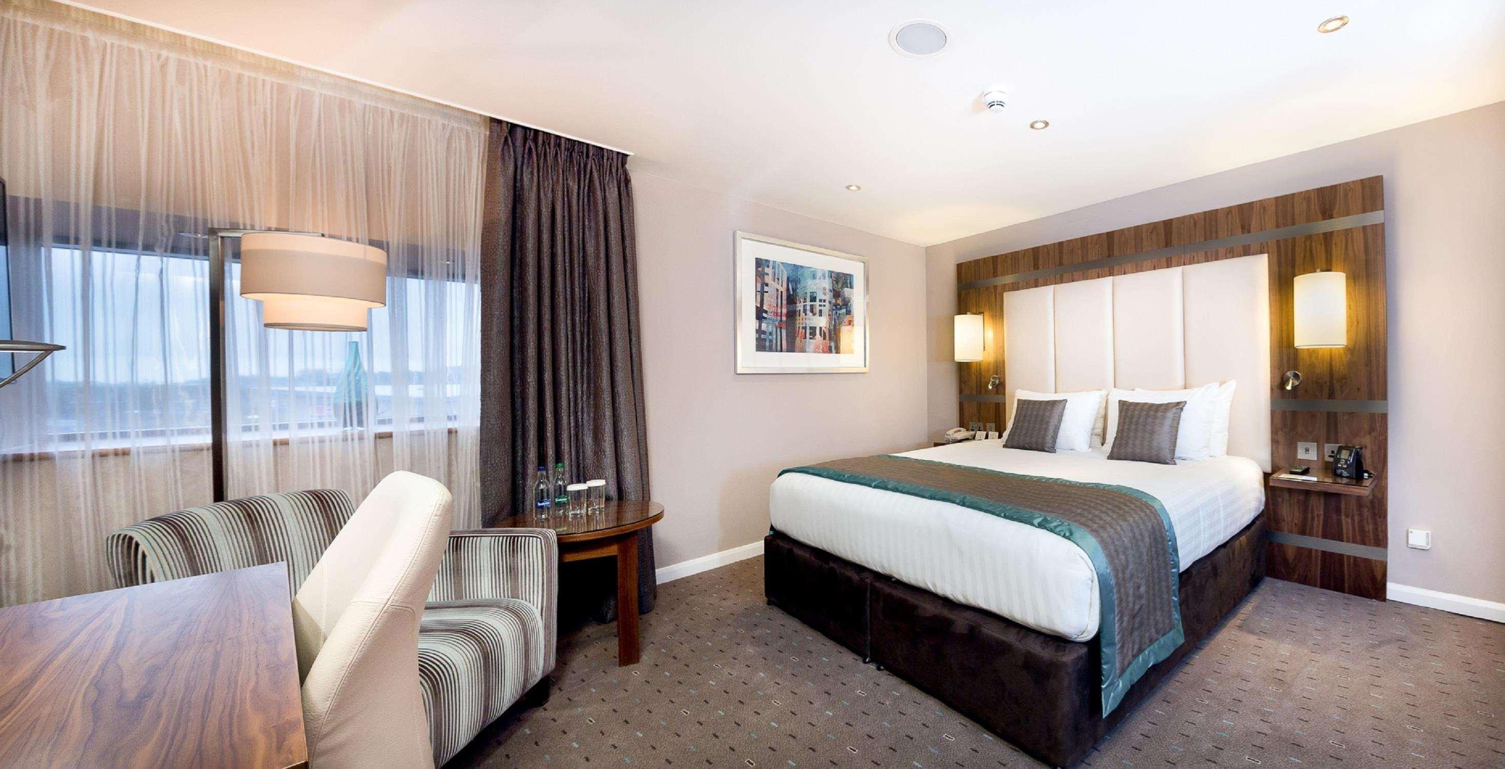 Doubletree By Hilton Milton Keynes Hotel Ngoại thất bức ảnh